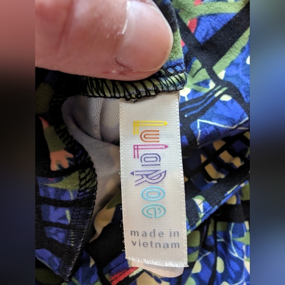 LuLaroe women's 3 pairs of leggings - Picture 4 of 9